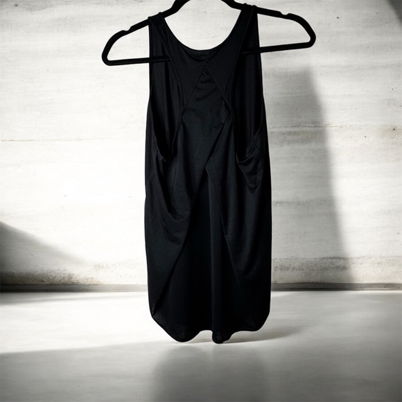 Lululemon Tank Black Size 6 Womens Yoga Activewear Shirt Women's - Picture 2 of 3